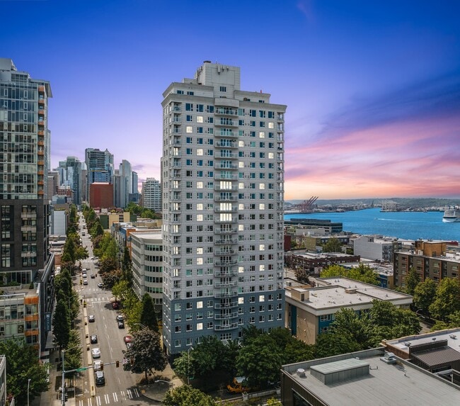 Building Photo - 121 Vine St