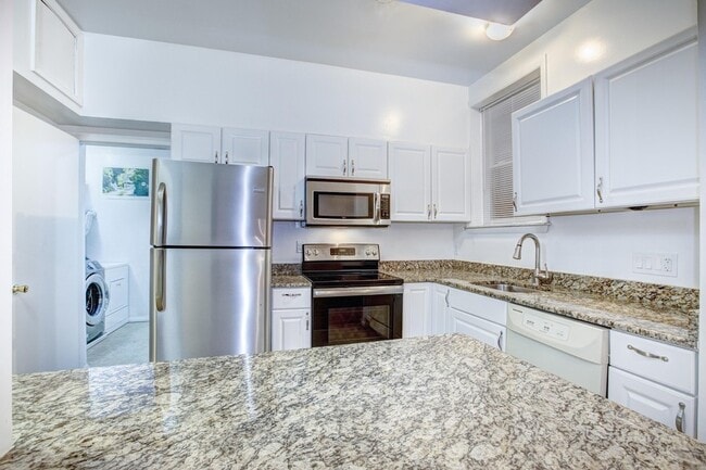 Foto del edificio - 632 F St NE
