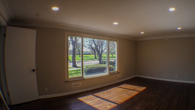 Foto del edificio - 9606 Independence Blvd