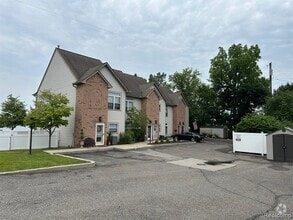Building Photo - 40 Park Island Dr