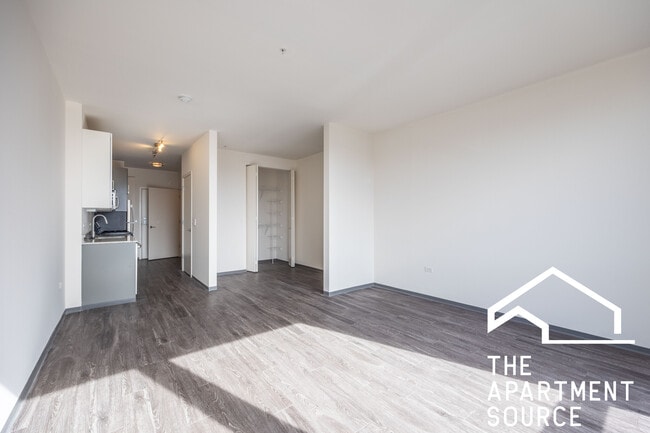 Photo - 2340 N California Ave Apartment