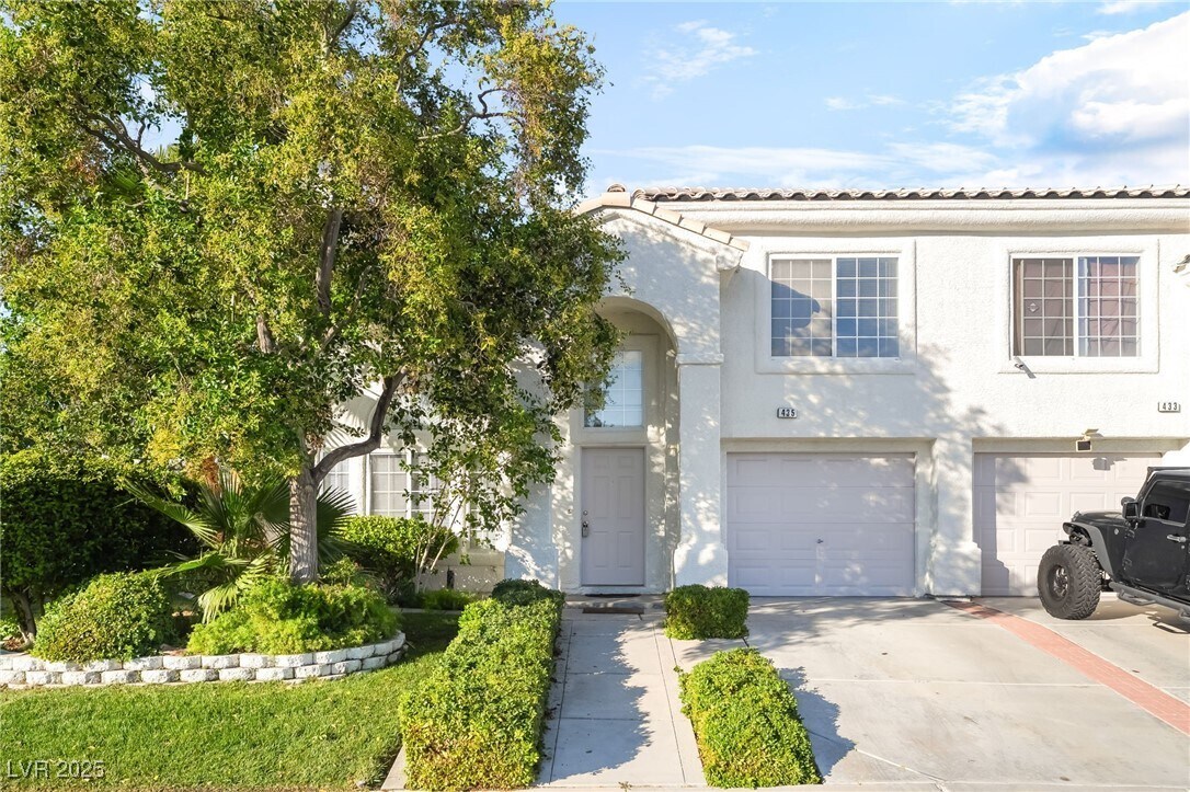 Primary Photo - 435 Coral Sea St