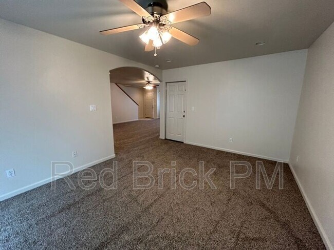 Foto del edificio - 1236 E Alexander Ave
