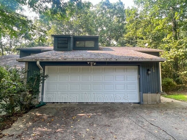 Building Photo - 214 Brookside Dr