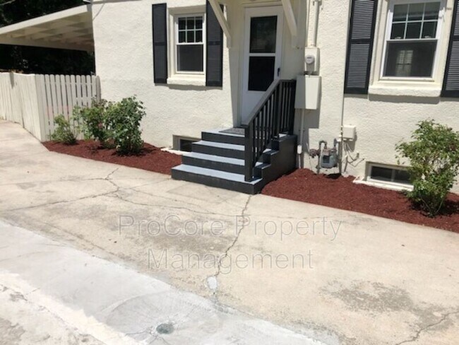 Building Photo - 3205 Crescent Rim Dr