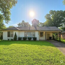 Building Photo - 1500 Ivy Rd
