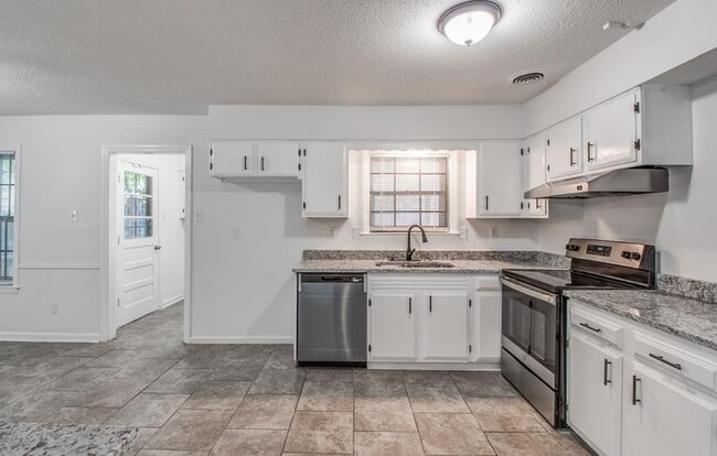 Building Photo - 2991 Wood Thrush Dr