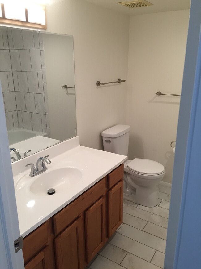 Foto del edificio - Stonecreek Park Condominiums