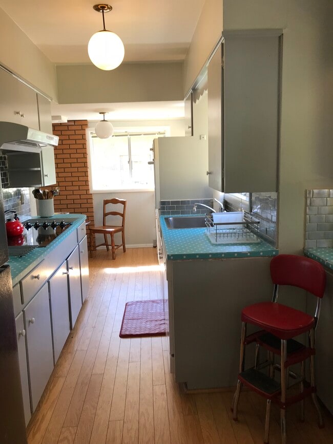Kitchen - 2176 Agate St