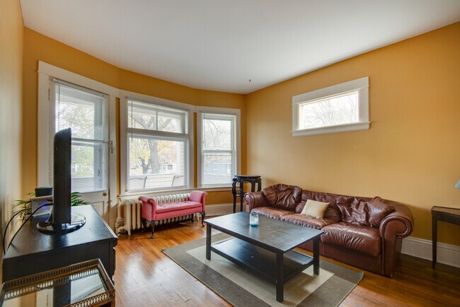 Foto del edificio - 1042 Dayton Ave