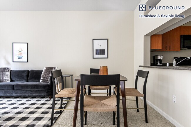 Foto del edificio - 100 McLellan Drive