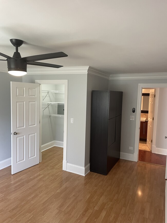 Photo - 16W535 79th St Apartment