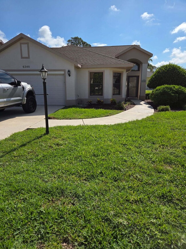 Building Photo - 6240 Fairskies Dr