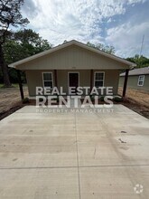 Building Photo - 1501 Van Buren Ave