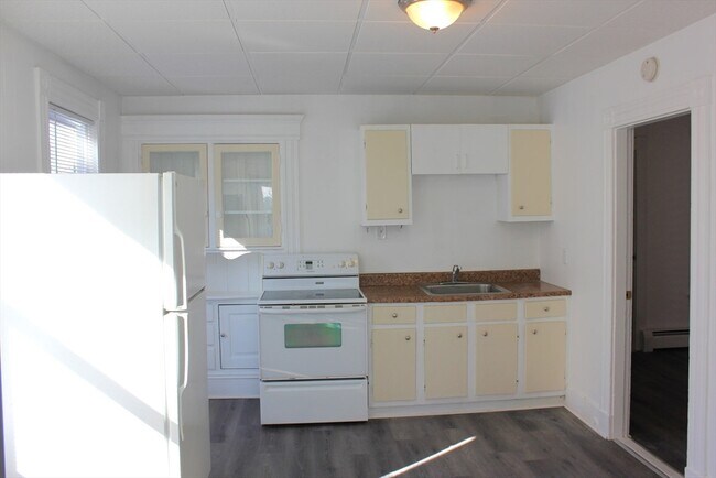 Building Photo - 19 Lowell St