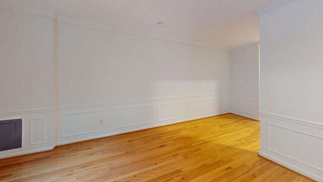 Building Photo - AMAZING Location in Dupont Circle 17th & T-One Bedroom/One Bathroom