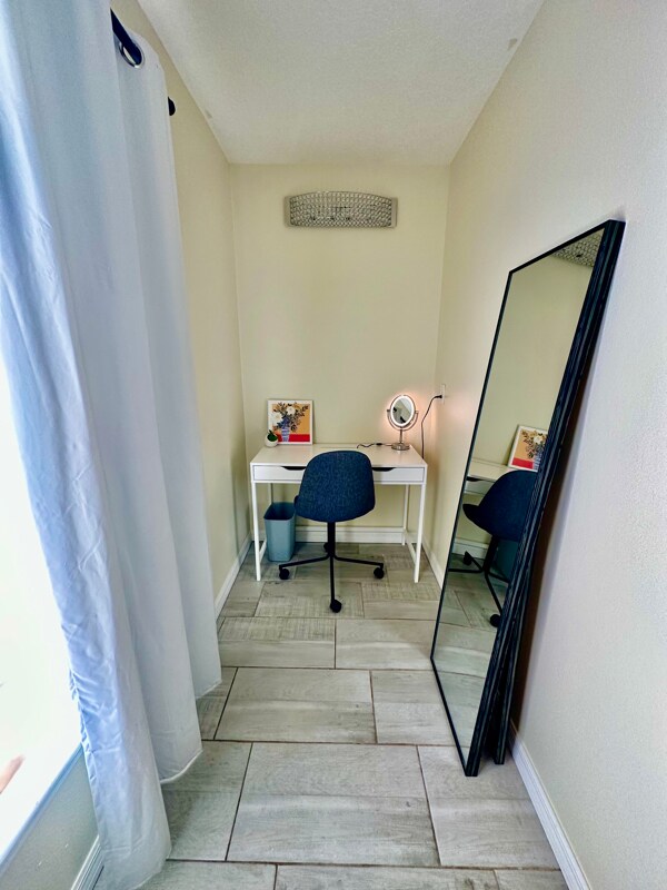 Foto del edificio - 579 McIntosh Rd