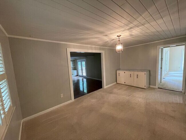 Foto del edificio - Amazing 3BR/3BA Ranch with Basement on Woo...