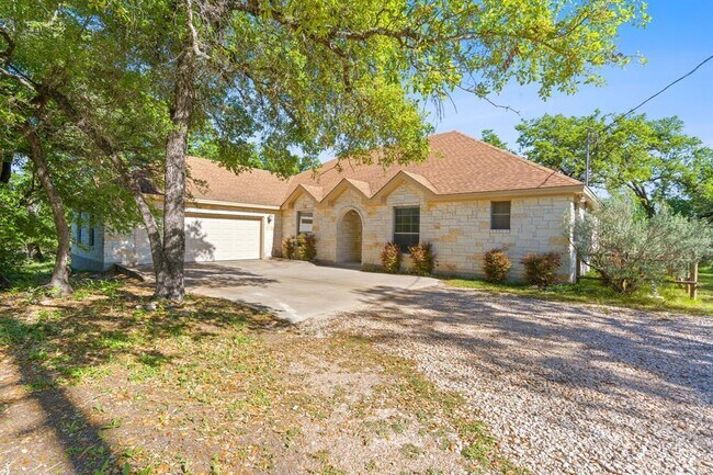 Building Photo - 10221 David Moore Dr