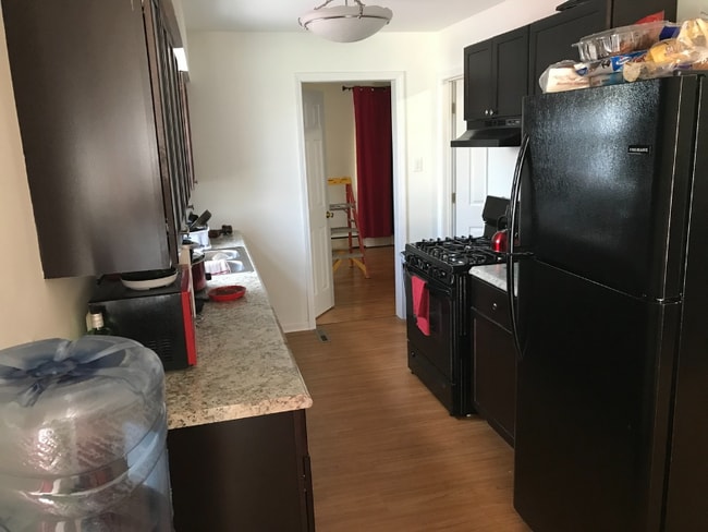 Building Photo - 885 Campbell Ave