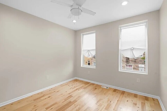Foto del edificio - 2510 E Fayette St