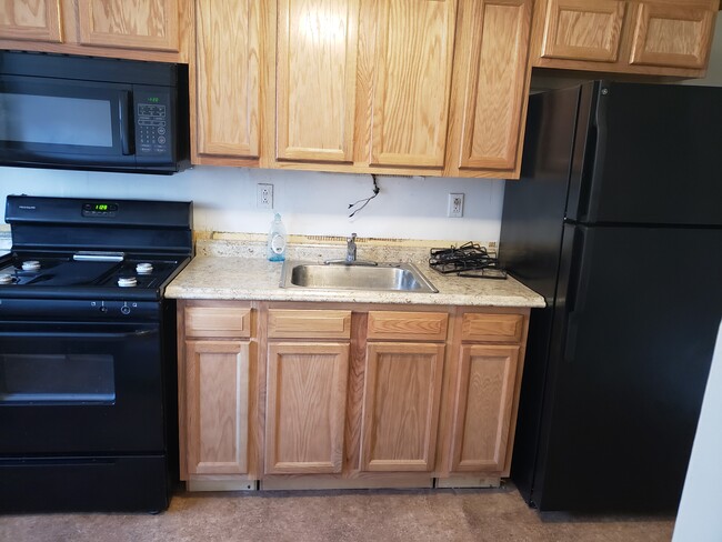 Current Kitchen - 1534 Barrett Rd