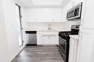 Interior Photo - 312 S. Willaman Drive