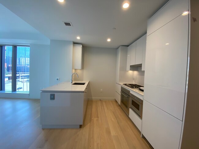 Building Photo - 135 Seaport Blvd