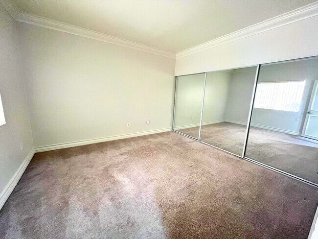 Building Photo - Meridian - Unfurnished 1 Bed | 1 Bath Luxu...