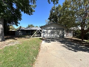 Building Photo - 8919 Salmon Falls Dr