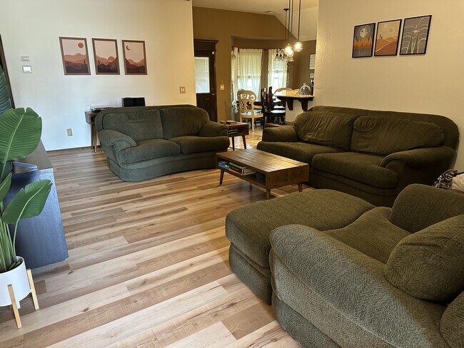 Foto del edificio - 2317 NW 194th St