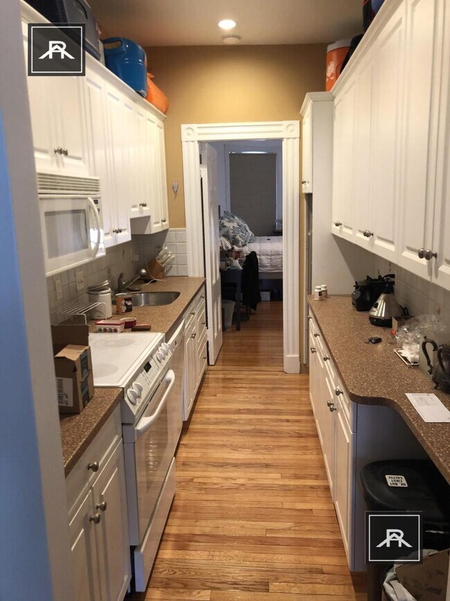Building Photo - 2 bedroom in Boston MA 02215