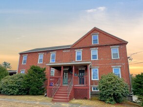 Building Photo - 2303 Main St