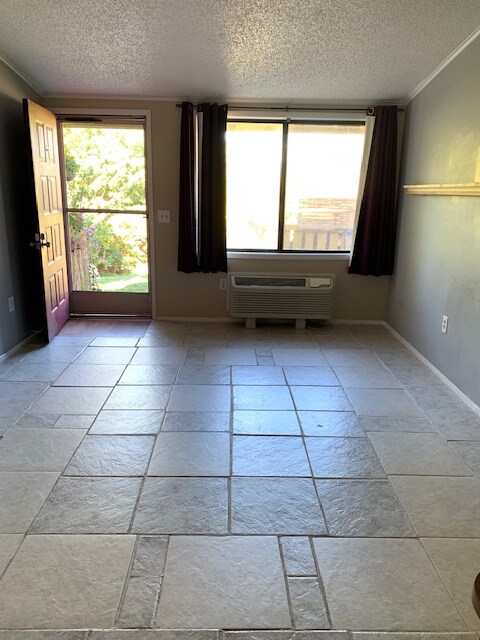 Building Photo - 15136 Pine Meadows Dr