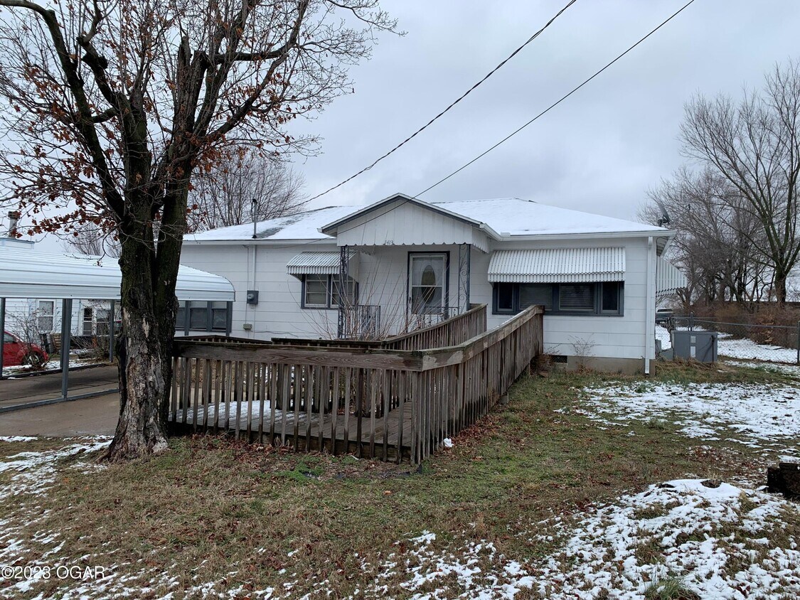 1413 Rex Ave, Joplin, MO 64801 Condo for Rent in Joplin, MO