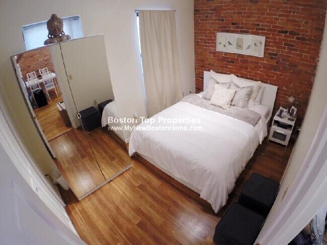 Foto del edificio - 65 Hemenway St