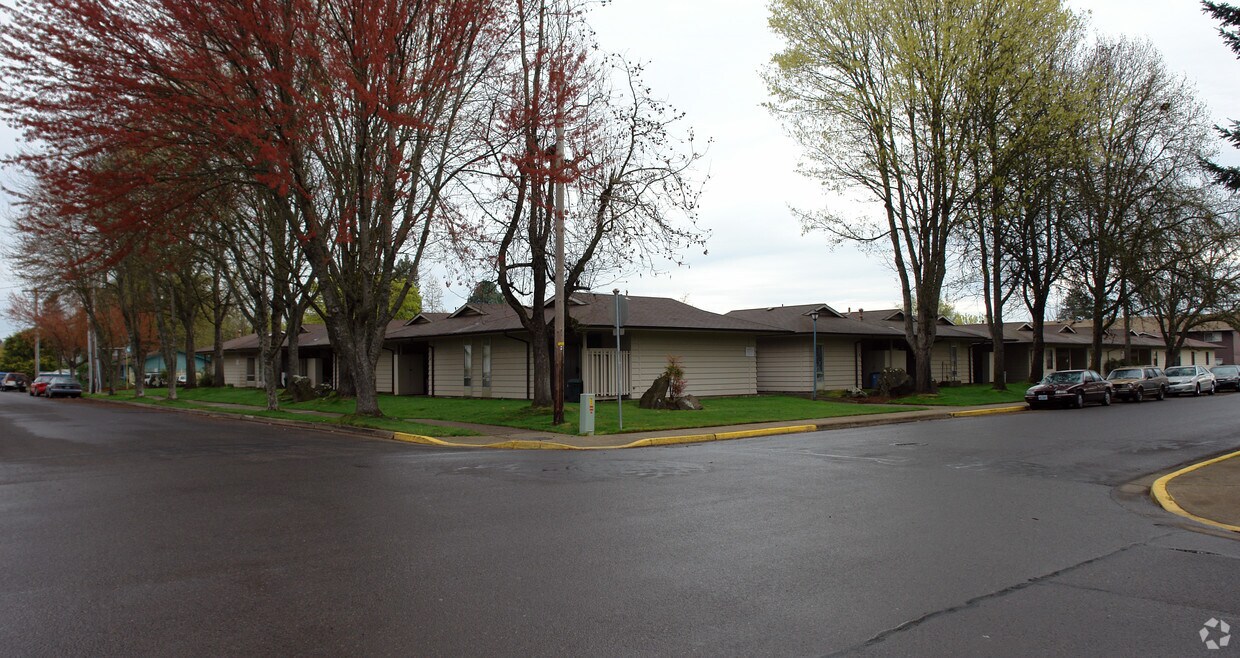 Primary Photo - Cresview Villa