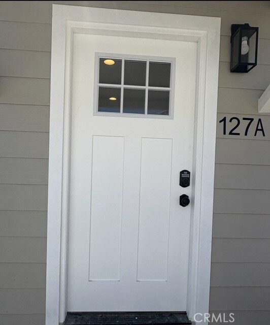 Primary Photo - 127 W Valencia Dr