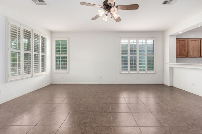 Foto del edificio - Move In ready home in Power Ranch!