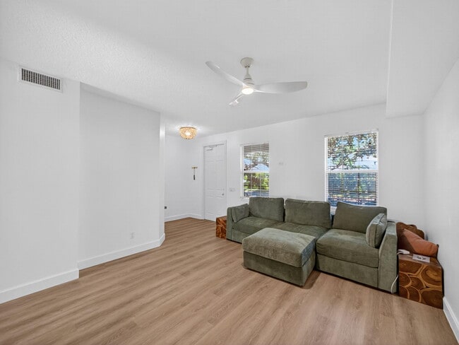 Building Photo - 2785 E Community Dr