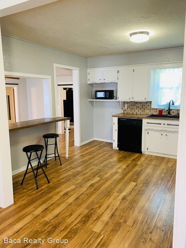 Building Photo - 3 br, 2 bath House - 615 W Washington Street