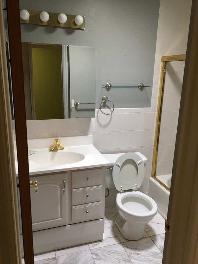 Foto del edificio - 9178 Dudley St