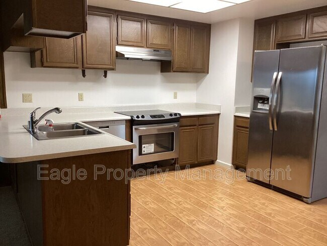 Building Photo - 9396 Sparks Way