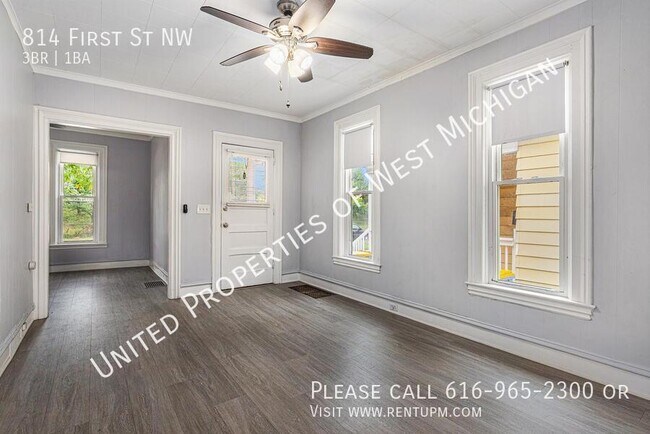 Building Photo - 814 First St NW-