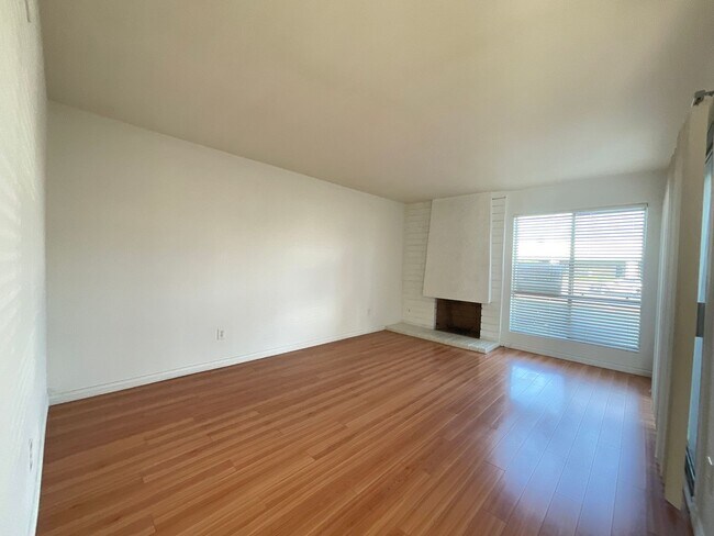 Building Photo - 11261 Knott Ave