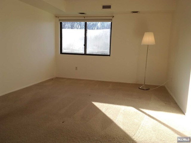 Foto del edificio - 521 Piermont Ave S