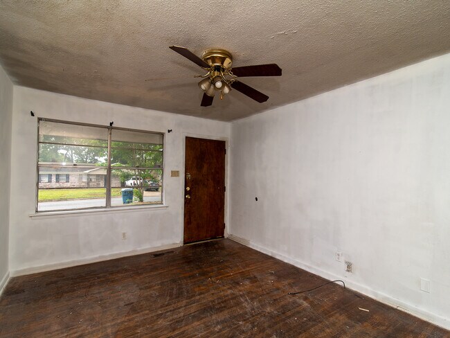 Foto del edificio - 7318 Valley Dr