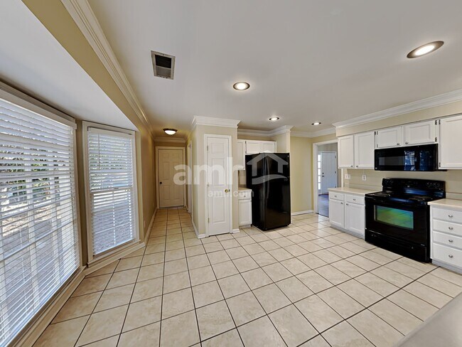 Foto del edificio - 201 Red Oak Ln