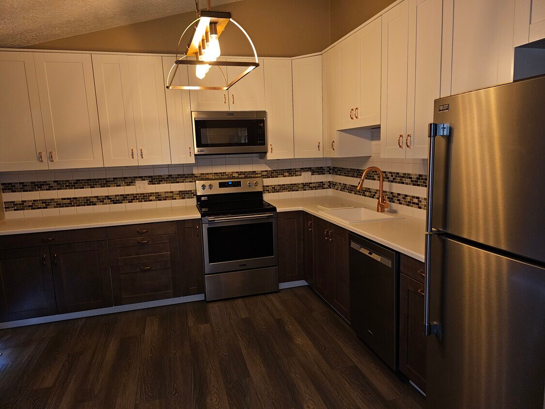 4449 Charles St Unit G, Rockford, IL 61108 Condo for Rent in Rockford