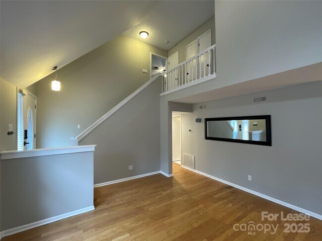 Foto del edificio - 7624 Zermatt Ln